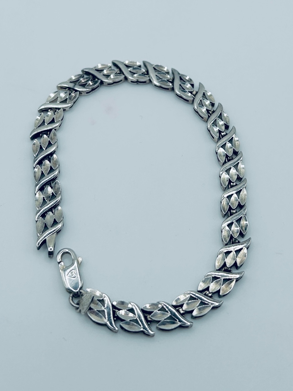 Beverly Hills Silver Italian 925 Sterling Silver Textured Leaf Link Bracelet